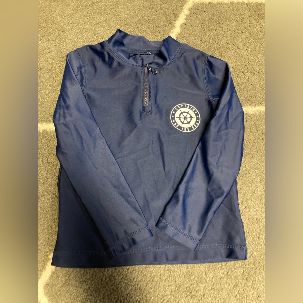 EUC Carters rash guard,size 2T